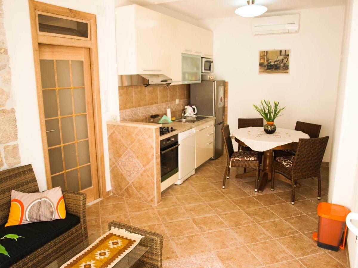 Ferienwohnung House Nataniel In Omis Near Sea Exterior foto