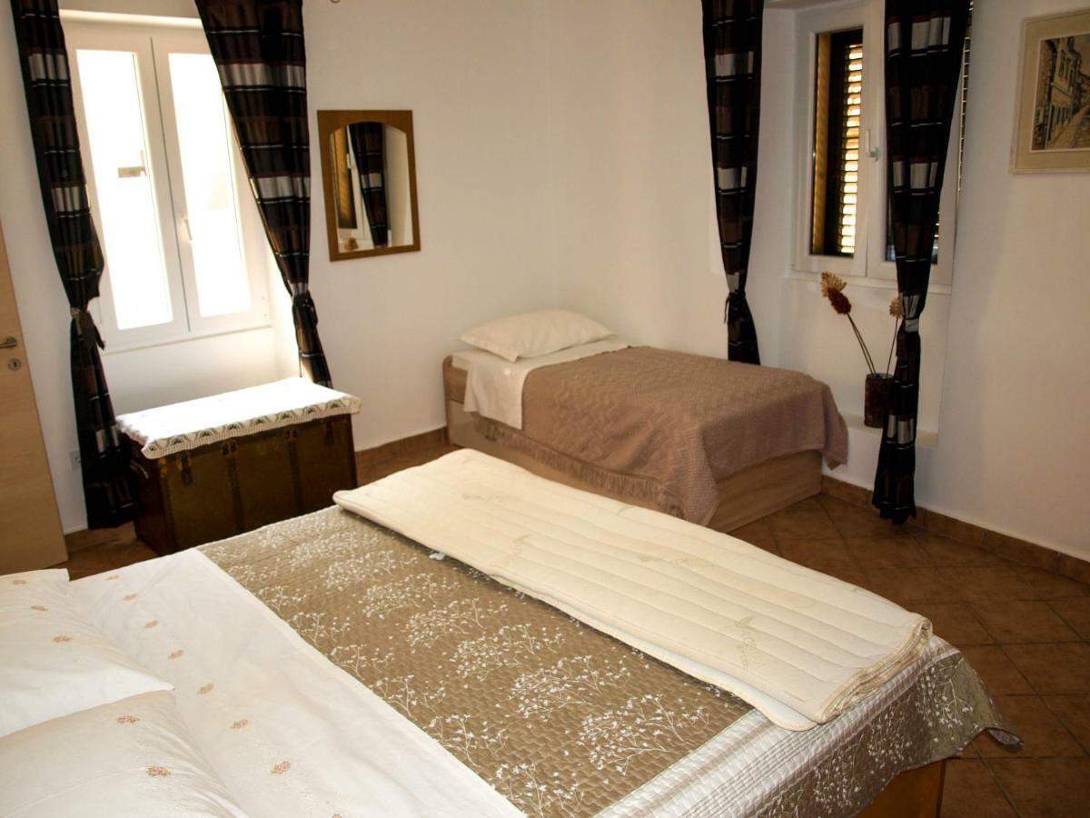 Ferienwohnung House Nataniel In Omis Near Sea Exterior foto
