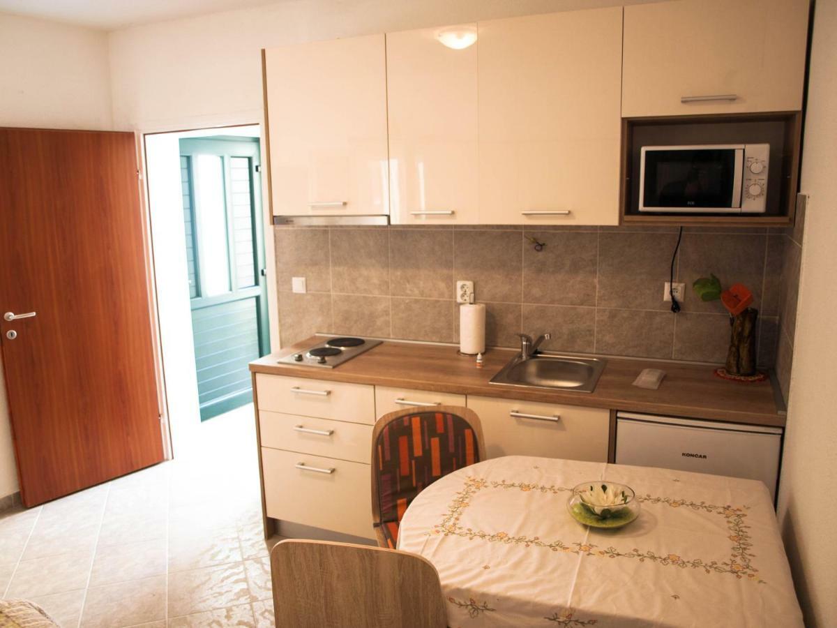 Ferienwohnung House Nataniel In Omis Near Sea Exterior foto