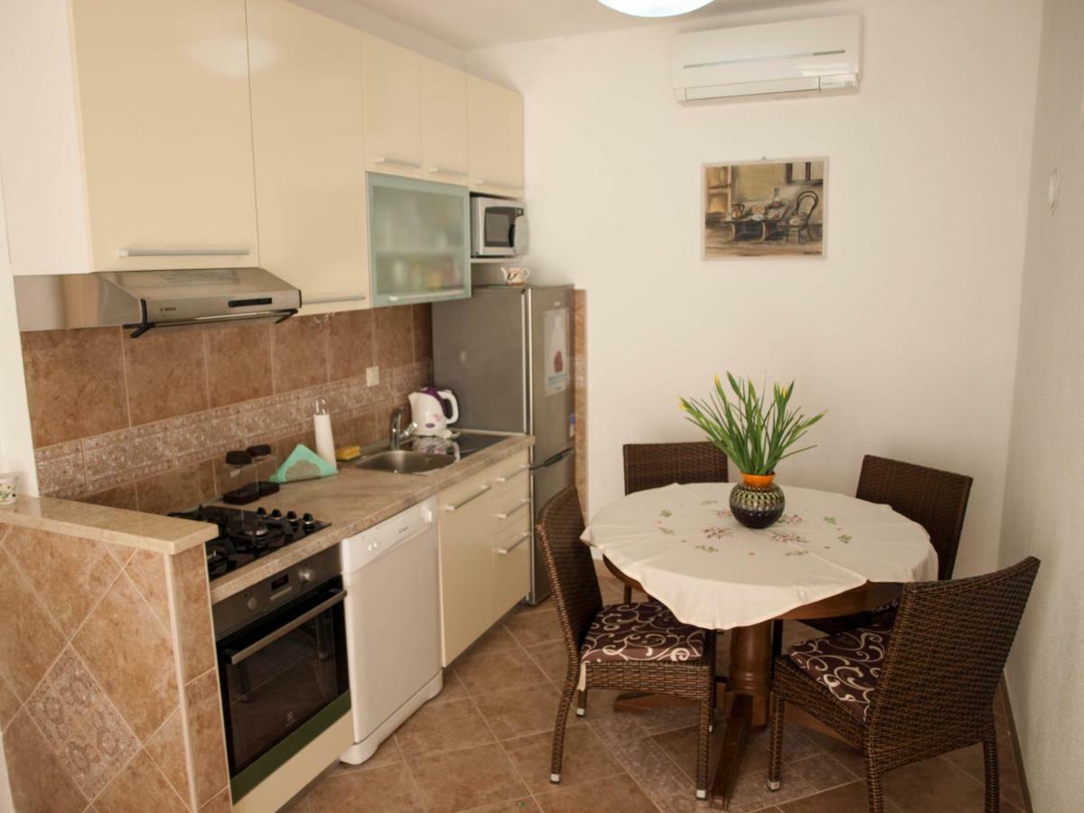 Ferienwohnung House Nataniel In Omis Near Sea Exterior foto